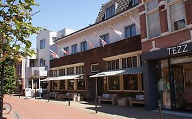 Hotel Flora